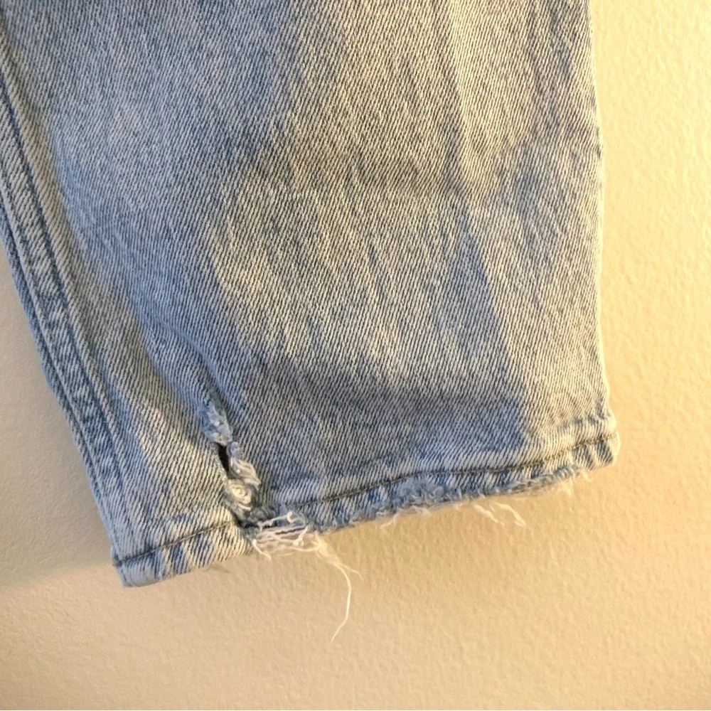 Alercrombie & Fitch Ultra High Rise 90s Straight Jean - Picture 8 of 9